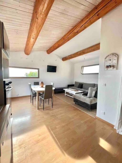 Appartement Proche Aeroport Marseille Marignane - Studio Confortable - Logement Ideal - Hebergement Tout Equipe روجناك المظهر الخارجي الصورة
